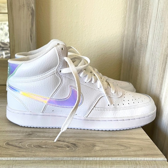 Nike Shoes - Women’s Nike Court Tennis Shoes 9.5